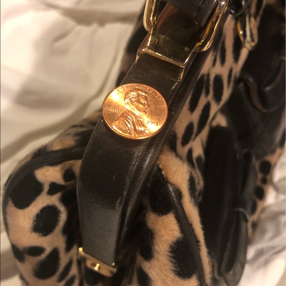 NECESSARY OBJECTS Faux leopard Fur Satchel. - Picture 14 of 16